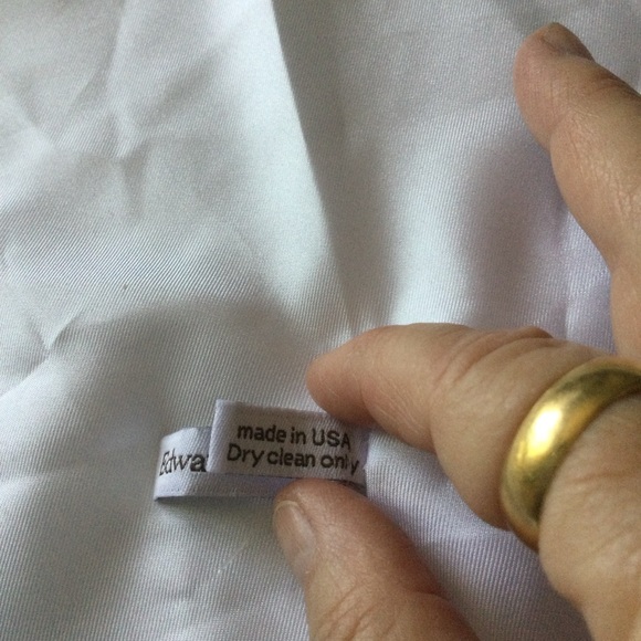 EDWARD ARMAH SILK ROUND POCKET CIRCLE SQUARE WHITE WITH BLACK EDGE NWOT - Picture 7 of 8